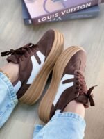 Deportivo Ref Karina con Diseño Moderno y Tecnología Deportiva